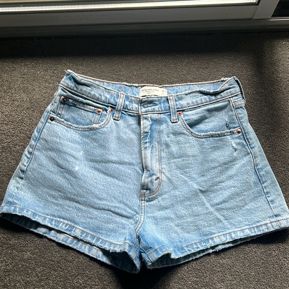 Abercrombie & Fitch The Mom Shorts High Rise